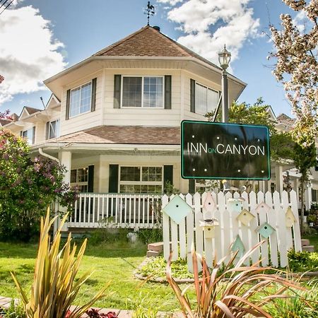 Inn On Canyon Radium Hot Springs Kültér fotó